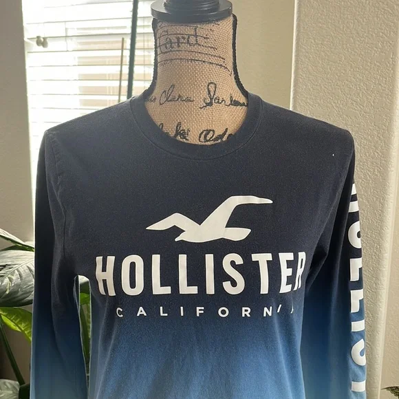 Holister long sleeve Gently used. XS Obrien Blues. - Picture 2 of 7